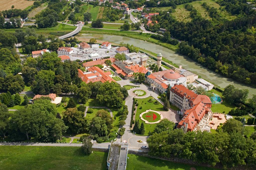 Hotel Ensana Pro Patria Pieszczany Zewnętrze zdjęcie